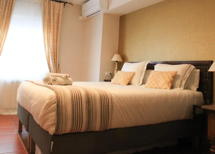 Montroig Penthouse In Apartament