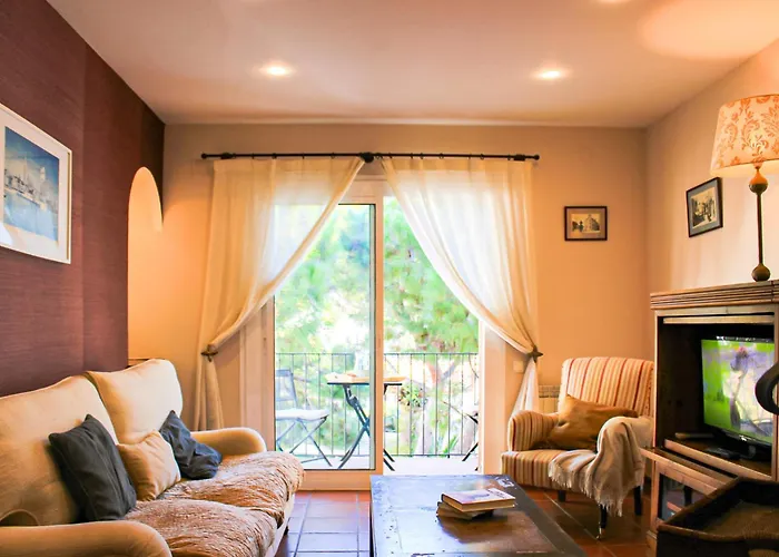 Montroig Penthouse In *