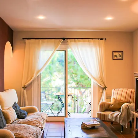 Montroig Penthouse In *